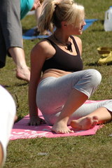 Public camel toe during a yoga lesson